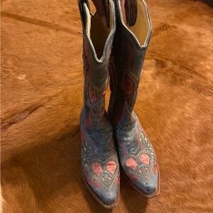 Corral heart angel wing cowboy boots! Rare